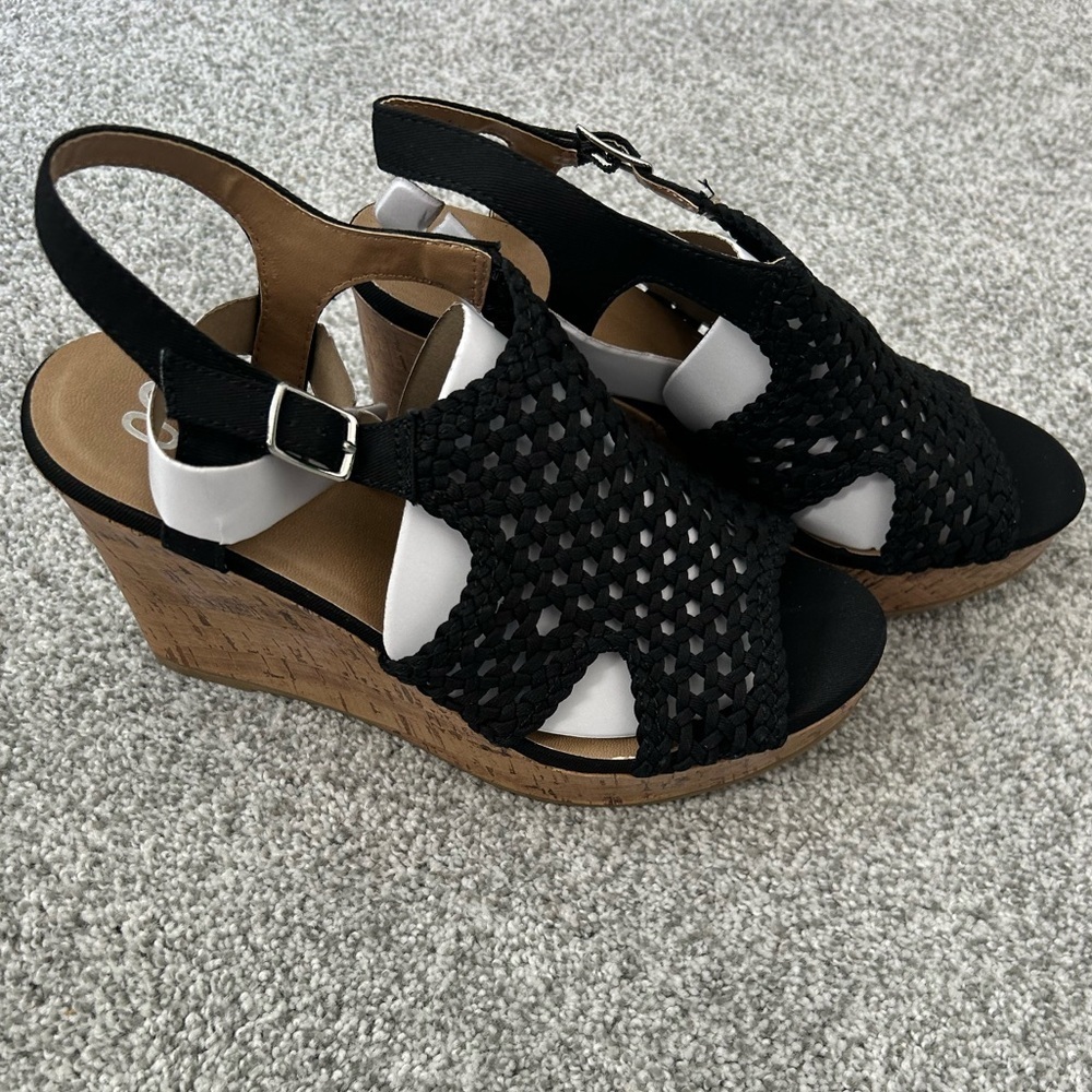 SO Womenβs Wedge Sandals 9.5